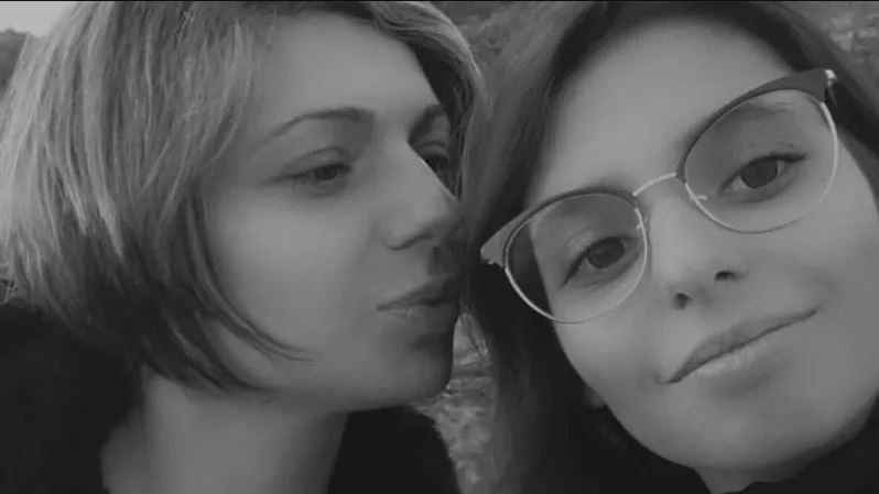 Οικογενειακή τραγωδία στην Σαρδηνία: Σκότωσε την σύζυγο, δύο από τα τρία παιδιά τους και έναν γείτονα – Χαροπαλεύει η μητέρα του δράστη