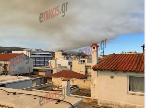 Η φωτιά στον Πύργο Κορινθίας από το Κιάτο