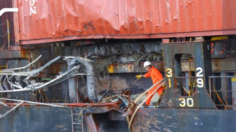 Υεμένη: Οι Χούθι ανέλαβαν την ευθύνη για επίθεση σε πλοίο μεταφοράς εμπορευματοκιβωτίων στον Κόλπο του Άντεν