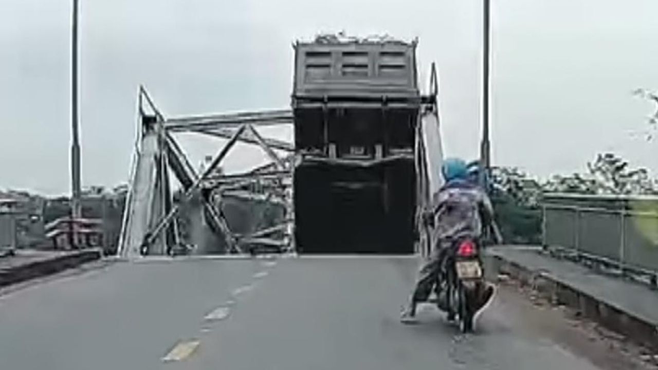 Βίντεο: Η στιγμή που γέφυρα καταρρέει σε δευτερόλεπτα στο Βιετνάμ