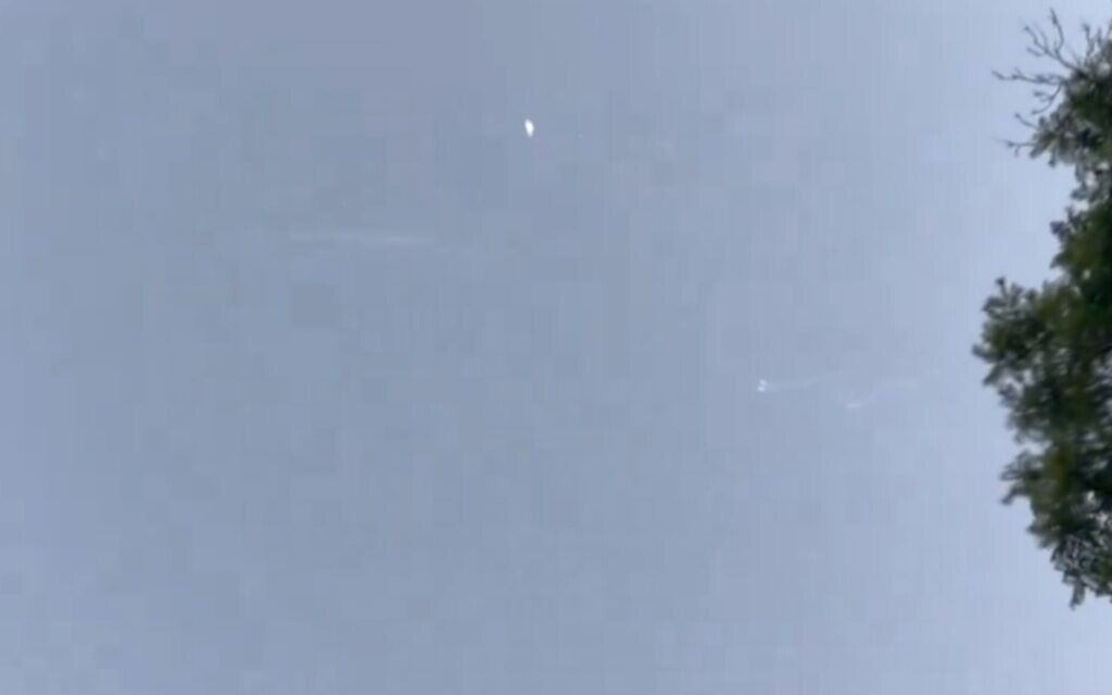 Πρώτη πυραυλική επίθεση της Χεζμπολάχ στο Τελ Αβίβ – Στόχευε τα γραφεία της Μοσάντ