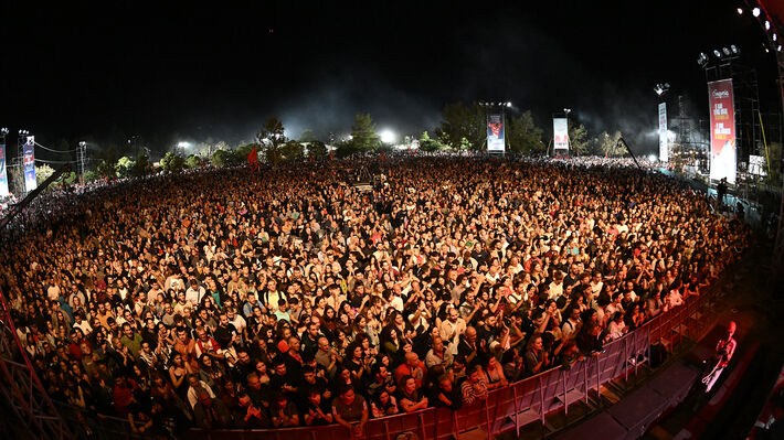 50ο Φεστιβάλ ΚΝΕ-Οδηγητή: Χιλιάδες επισκέπτες την τέταρτη μέρα στο Πάρκο Τρίτση στο Ίλιον – ΒΙΝΤΕΟ & ΦΩΤΟ