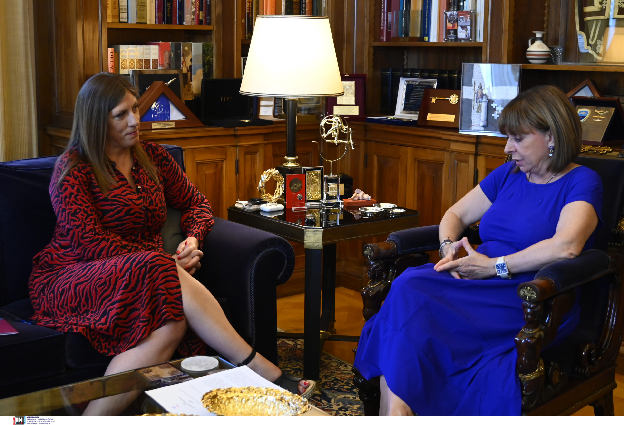 Σακελλαροπούλου σε Κωνσταντοπούλου: Δεν μπορούν να δημοσιευτούν τα πρακτικά του Συμβουλίου Αρχηγών του 2015, καθώς είναι απόρρητα