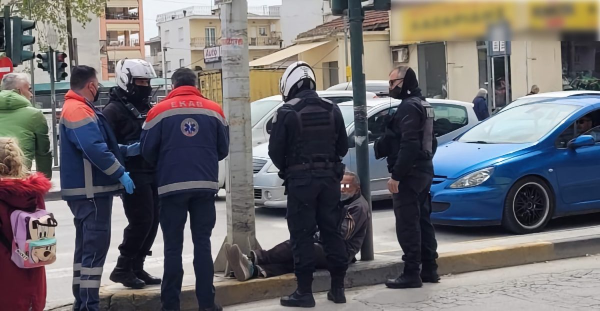 Λάρισα: Άνδρας υπό την επήρεια αλκοόλ, ξάπλωσε στην μέση του δρόμου και διέκοψε την κυκλοφορία