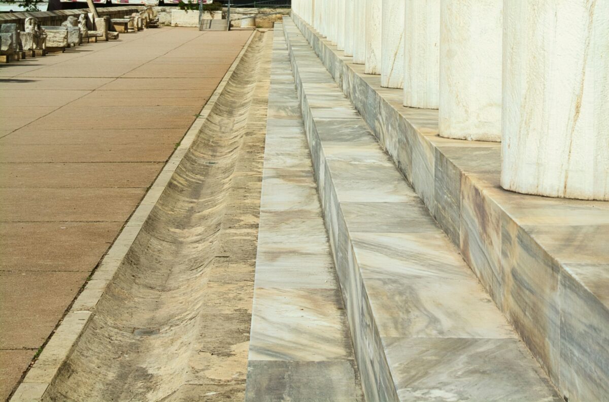 Τι σημαίνει η φράση «Ποιος θα πληρώσει το μάρμαρο;» και από πού προέρχεται