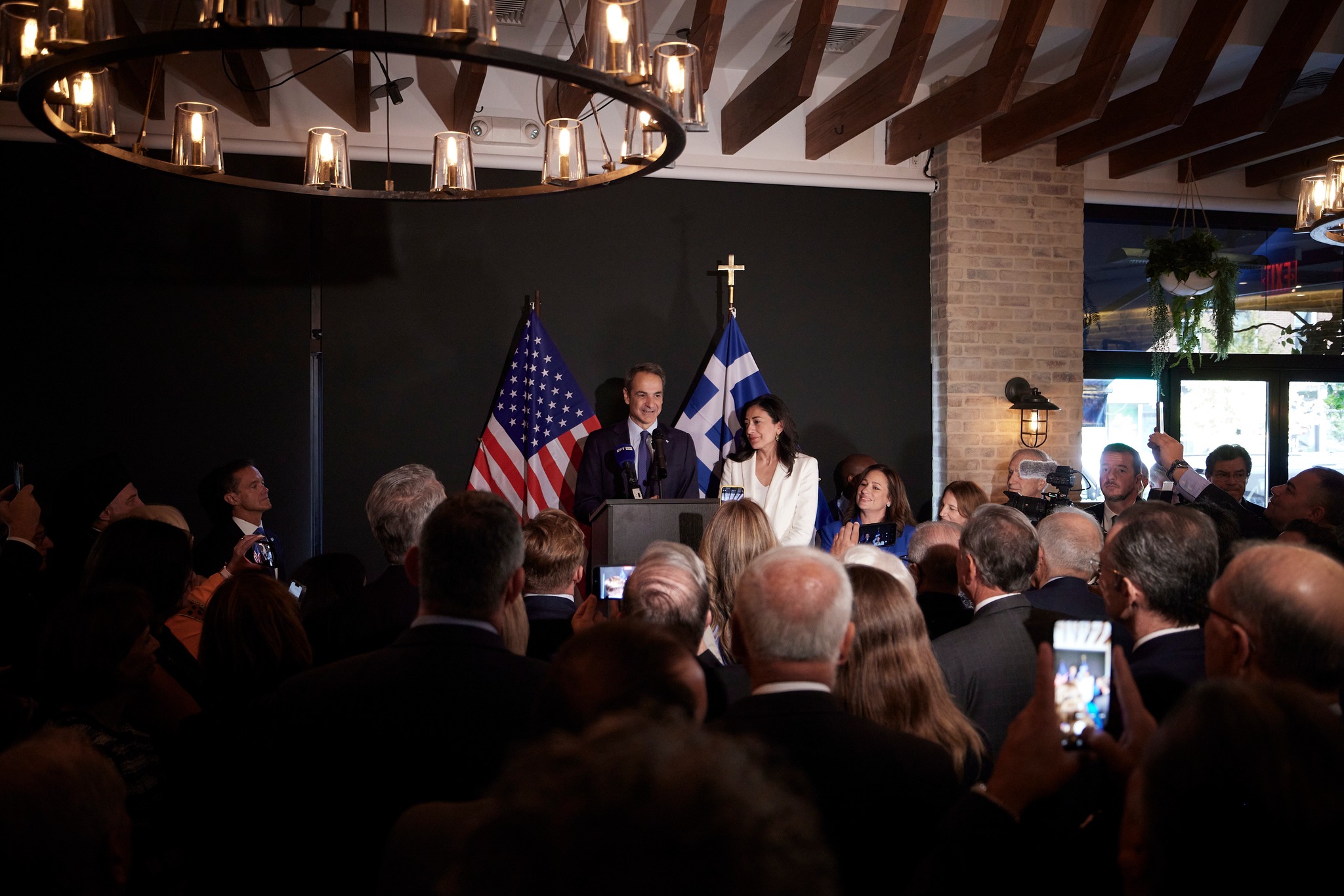 Μητσοτάκης σε ομογενείς: Στόχος να ενθαρρύνουμε περισσότερους Ελληνοαμερικανούς να επενδύσουν στην Ελλάδα