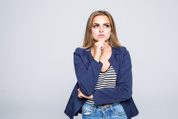 «Έχω 19 χρόνια σχέση με τον καλύτερο φίλο του άνδρα μου – έχω βαρεθεί να βάζει τα παιδιά του πάνω από εμένα»