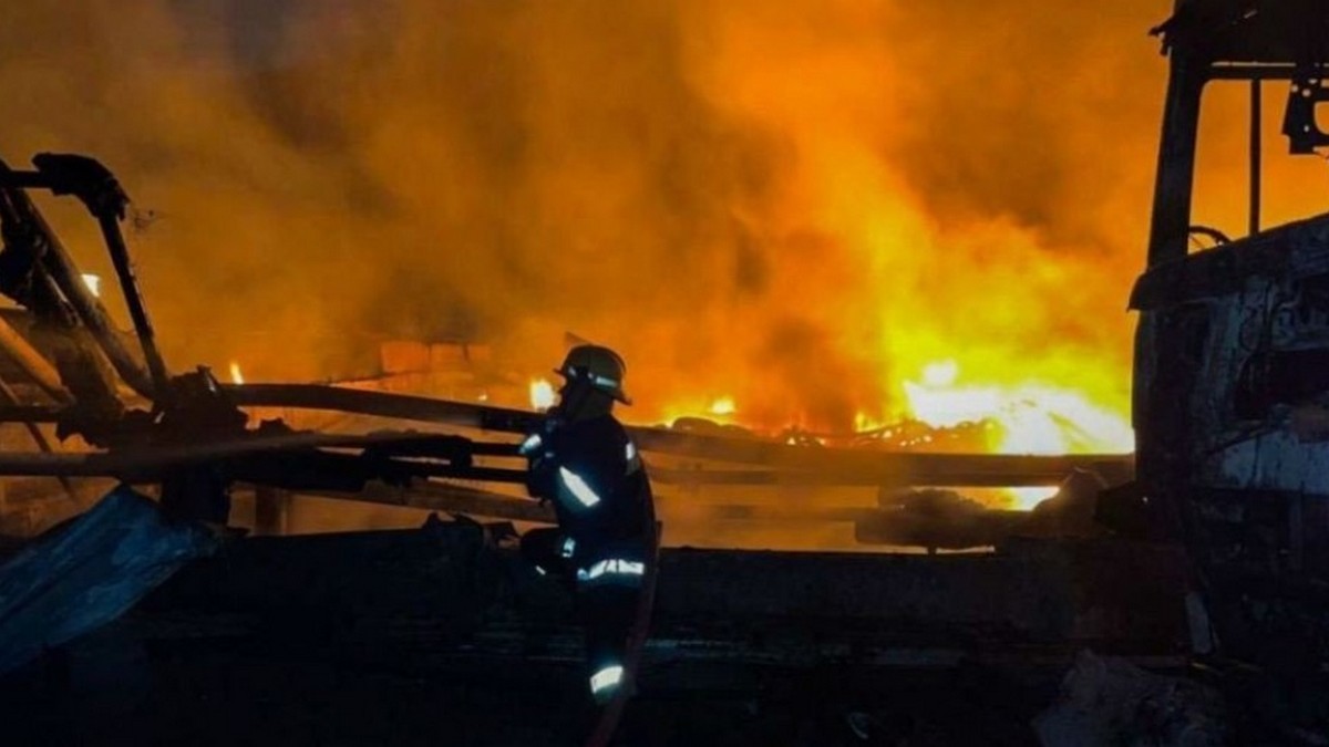 Ουκρανία: Συντρίμμια UAV έπεσαν σε δημοτικό κτίριο του Κιέβου, σύμφωνα με τον δήμαρχο Κλίτσκο