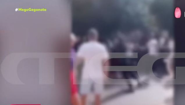 Παγκράτι: Άγρια συμπλοκή με μπουνιές και ξύλα έξω από σχολείο – Δύο ανήλικοι τραυματίες στο νοσοκομείο – Βίντεο ντοκουμέντα