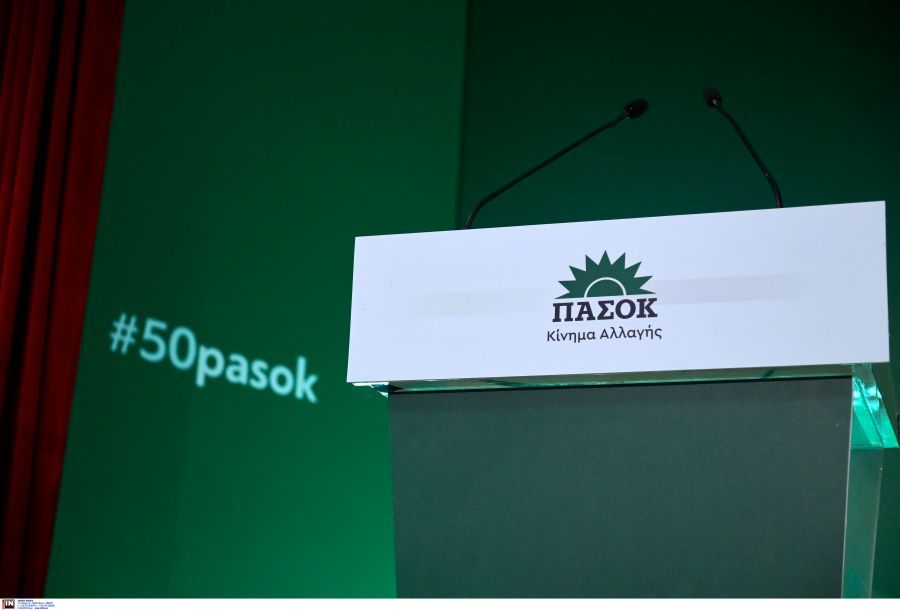 ΠΑΣΟΚ: Το παρασκήνιο πριν από τον «ανασχηματισμό» του Ανδρουλάκη, τα «καρφιά» του Δούκα και η απάντηση της Χαριλάου Τρικούπη