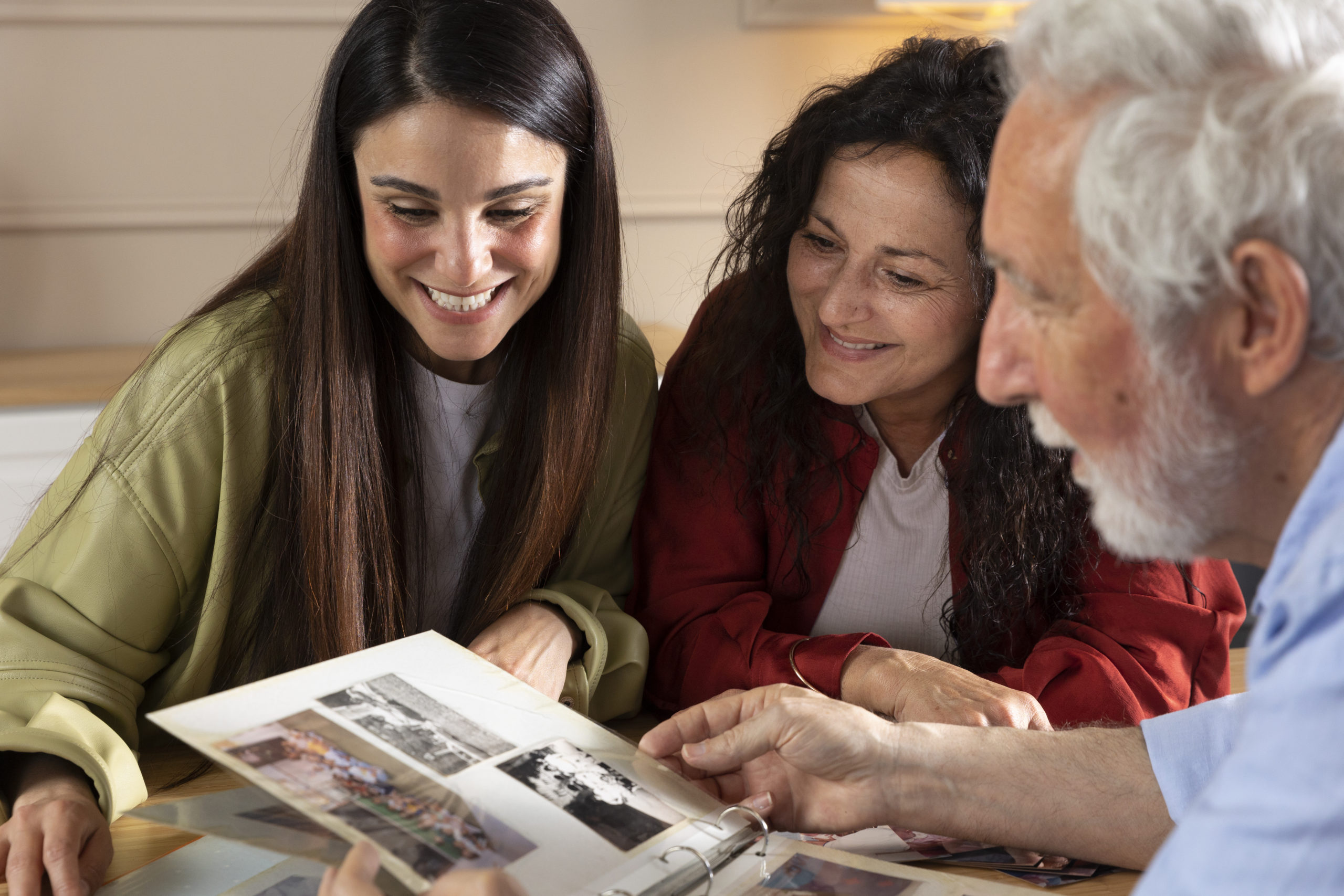 Αν θέλετε το παιδί σας να απολαμβάνει να περνά χρόνο μαζί σας όταν μεγαλώσει, πείτε αντίο σε αυτές τις 8 συνήθειες