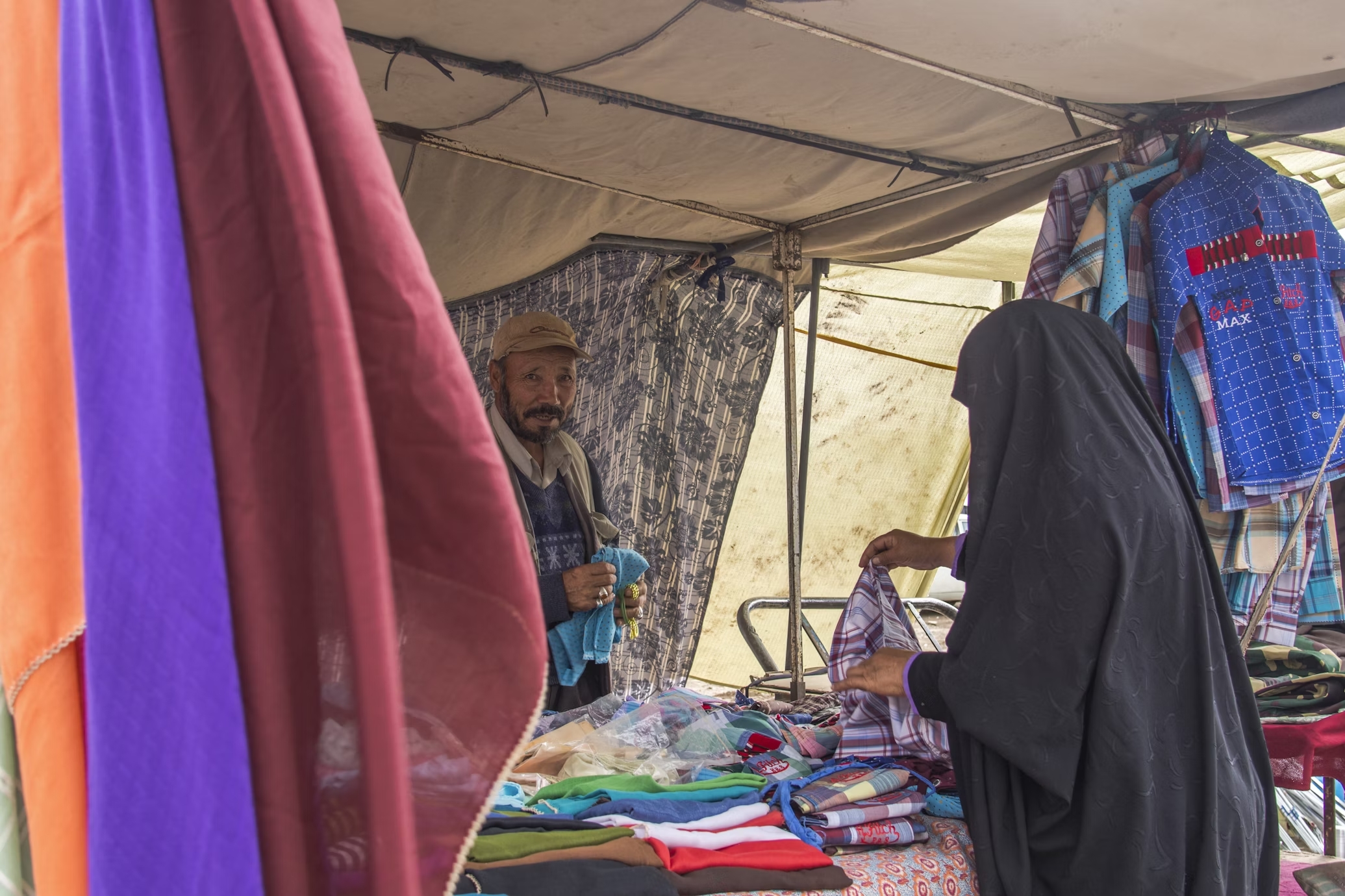 Αφγανιστάν: Τι γνωρίζουμε για τον νόμο περί ηθών – Τι απαγορεύεται σε γυναίκες και άνδρες