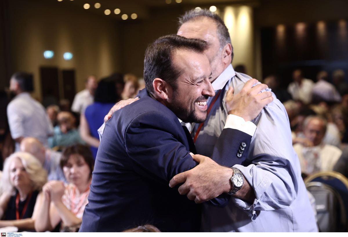 Ο Νίκος Παππάς πριν την ομιλία του προέδρου του ΣΥΡΙΖΑ.