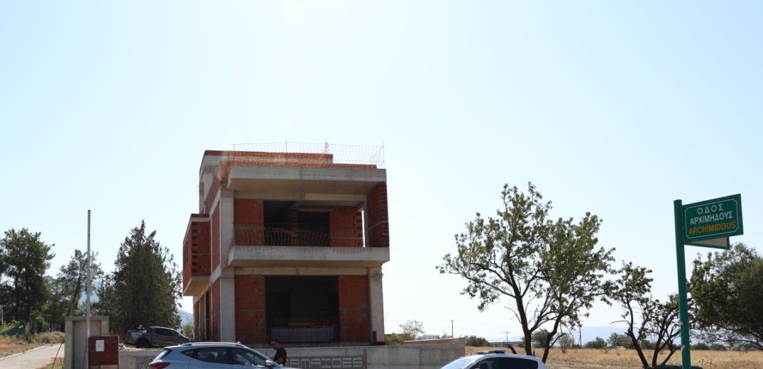 Θεσσαλονίκη: Πέθανε ο 61χρονος εργολάβος που βρέθηκε σε φρεάτιο ανελκυστήρα στη Θέρμη – Τα σενάρια που εξετάζει η ΕΛ.ΑΣ.