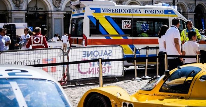 ΤΟΡΙΝΟ ΑΣΘΕΝΟΦΟΡΟ