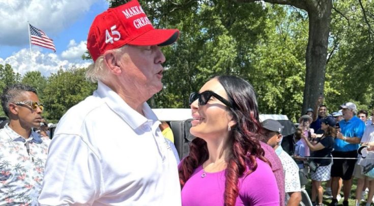 Ο Ντόναλντ Τραμπ με την Λόρα Λούμερ.