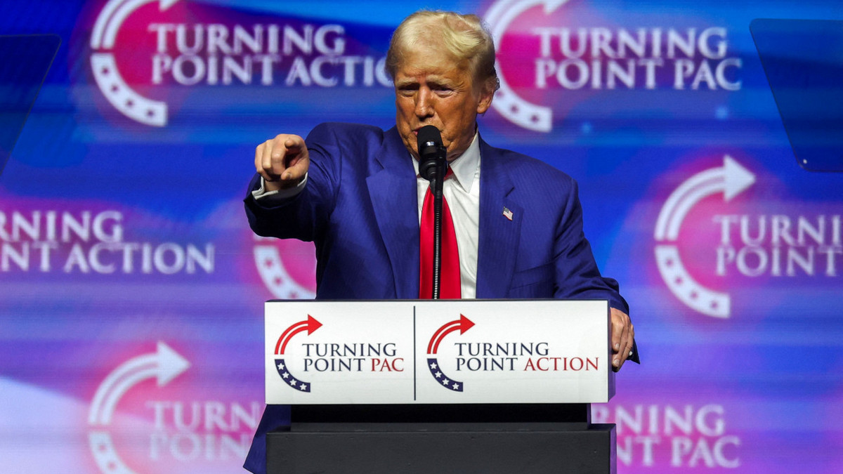 Ντόναλντ Τραμπ: «Ιρανοί χάκερ» έβγαλαν στη φόρα κλεμμένα email της εκστρατείας του