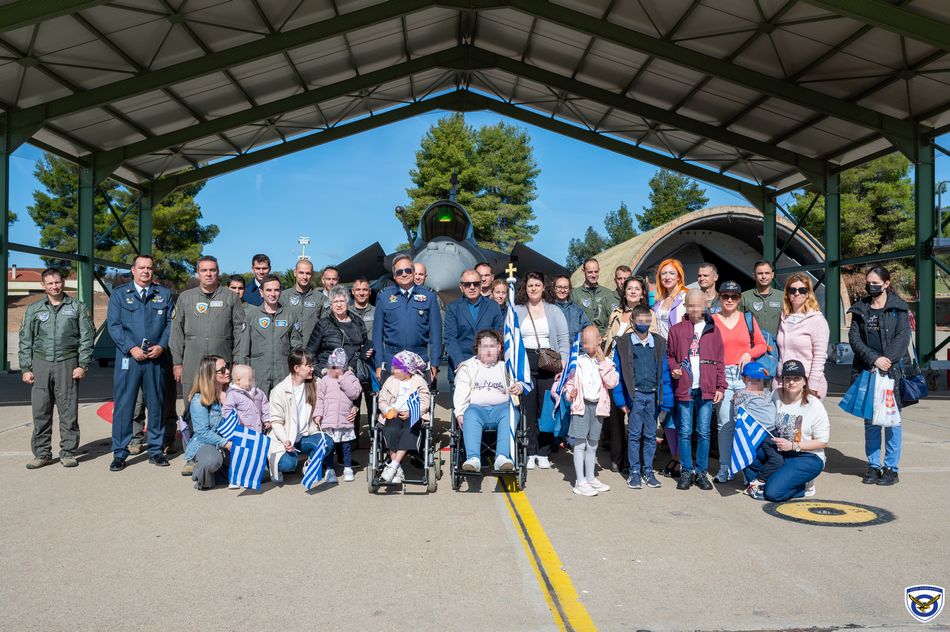 Παιδιά με νεοπλασματική ασθένεια είδαν από κοντά Rafale και Mirage – ΦΩΤΟ