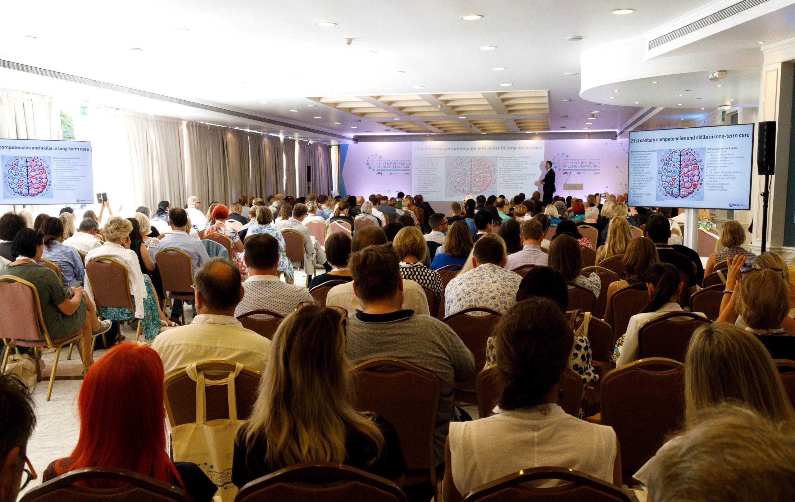 Διεθνές Συμπόσιο για τις Δεξιότητες στη μακροχρόνια φροντίδα ηλικιωμένων από την ΑΚΜΗ και το Μητροπολιτικό Κολλέγιο