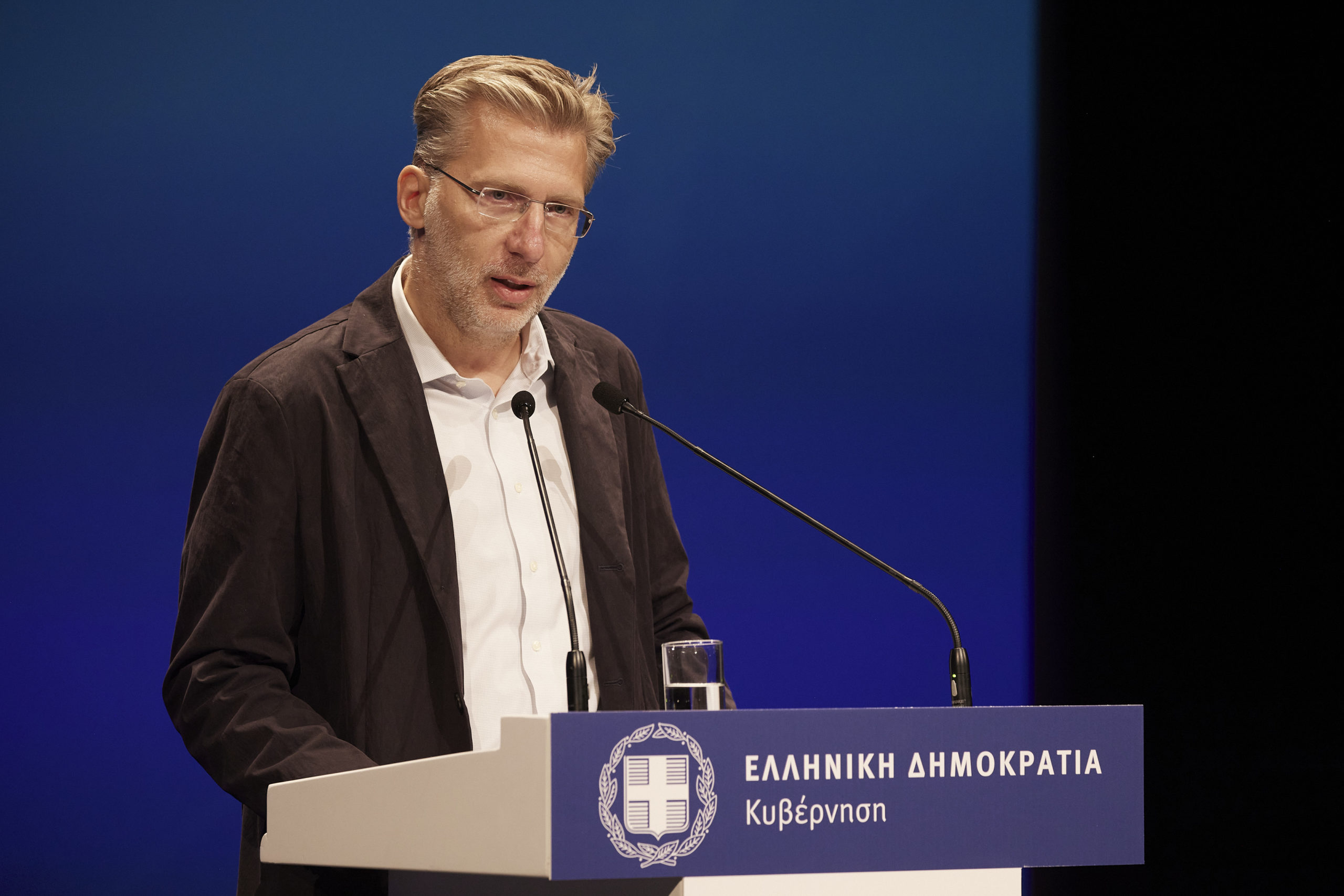 Άκης Σκέρτσος: Δίκαιη και ισορροπημένη πολιτική τα αφορολόγητα φιλοδωρήματα έως 300 ευρώ τον μήνα