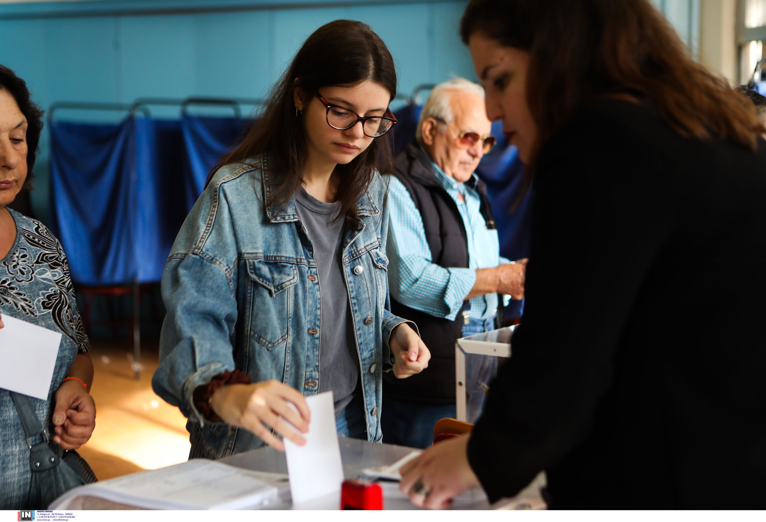 Εκλογές ΠΑΣΟΚ: Ψήφισαν 300.735 έως τις 20:00