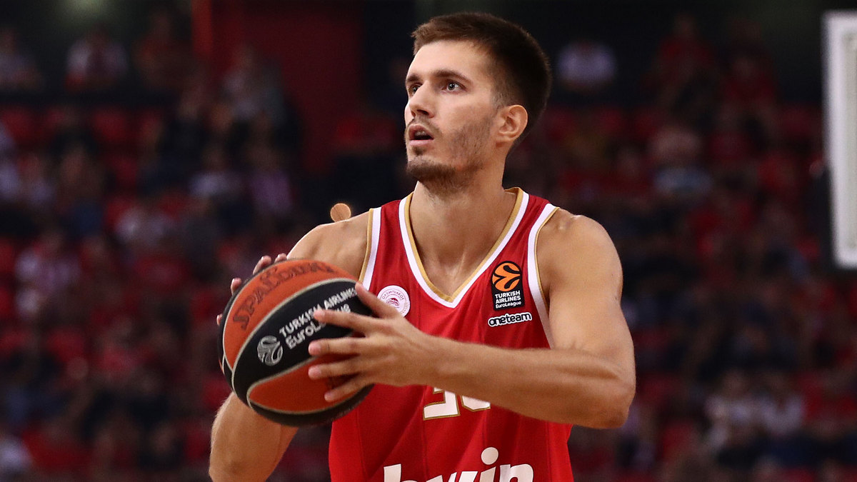 Φίλιπ Πετρούσεφ: Κόντα στην επιστροφή του στον Ερυθρό Αστέρα, σύμφωνα με σερβικά ΜΜΕ