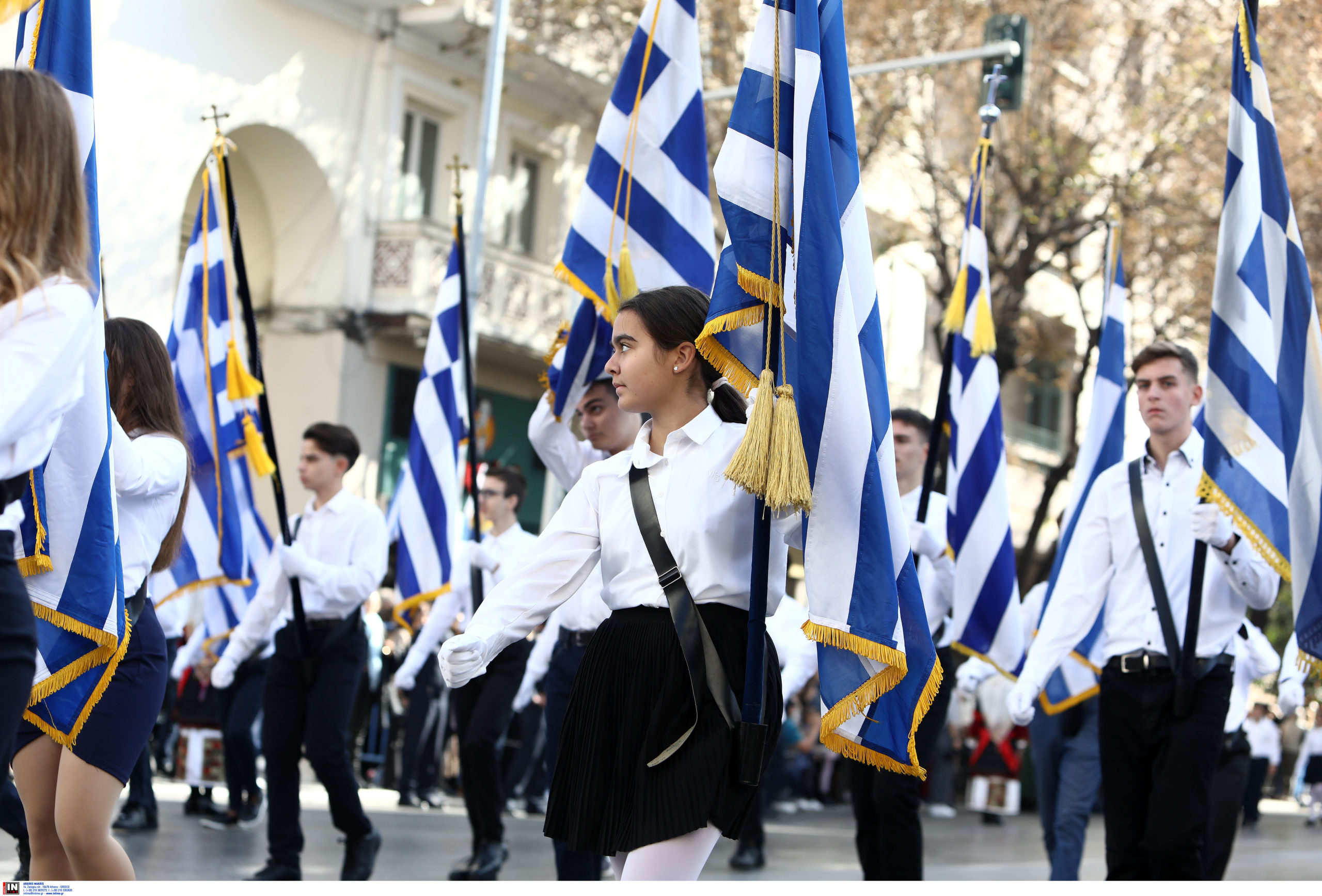Θεσσαλονίκη: Ξεκίνησε η μαθητική παρέλαση για την επέτειο της 28ης Οκτωβρίου – Δείτε βίντεο