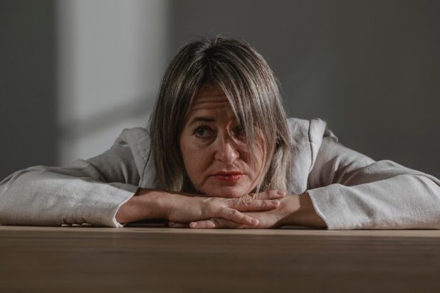 9 Συμπεριφορές των ανθρώπων που ως παιδιά δεν είχαν ποτέ στενό δεσμό με τους γονείς τους