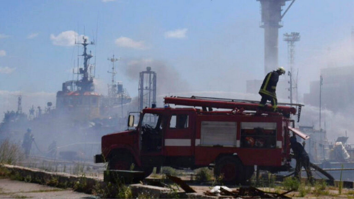 Ουκρανία: Ένας νεκρός και πέντε τραυματίες από ρωσική πυραυλική επίθεση σε πλοίο στο λιμάνι της Οδησσού