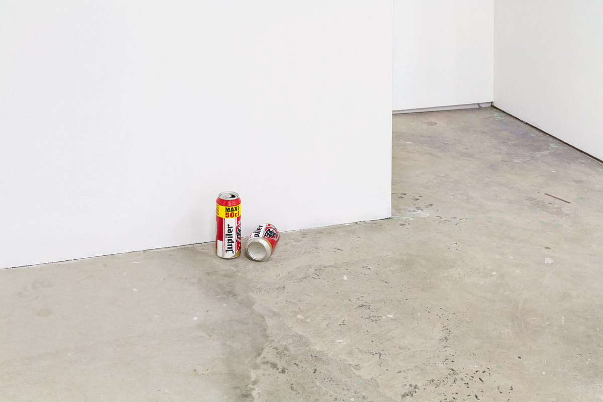 Έργο τέχνης με κουτάκια μπύρας… πετάχτηκε στα σκουπίδια από υπάλληλο καθαριότητας – «Απλώς έκανε τη δουλειά του» λέει η εκπρόσωπος του μουσείου