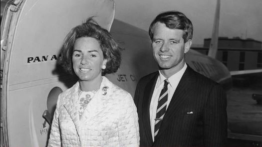 ΕΘΕΛ ΚΕΝΕΝΤΙ