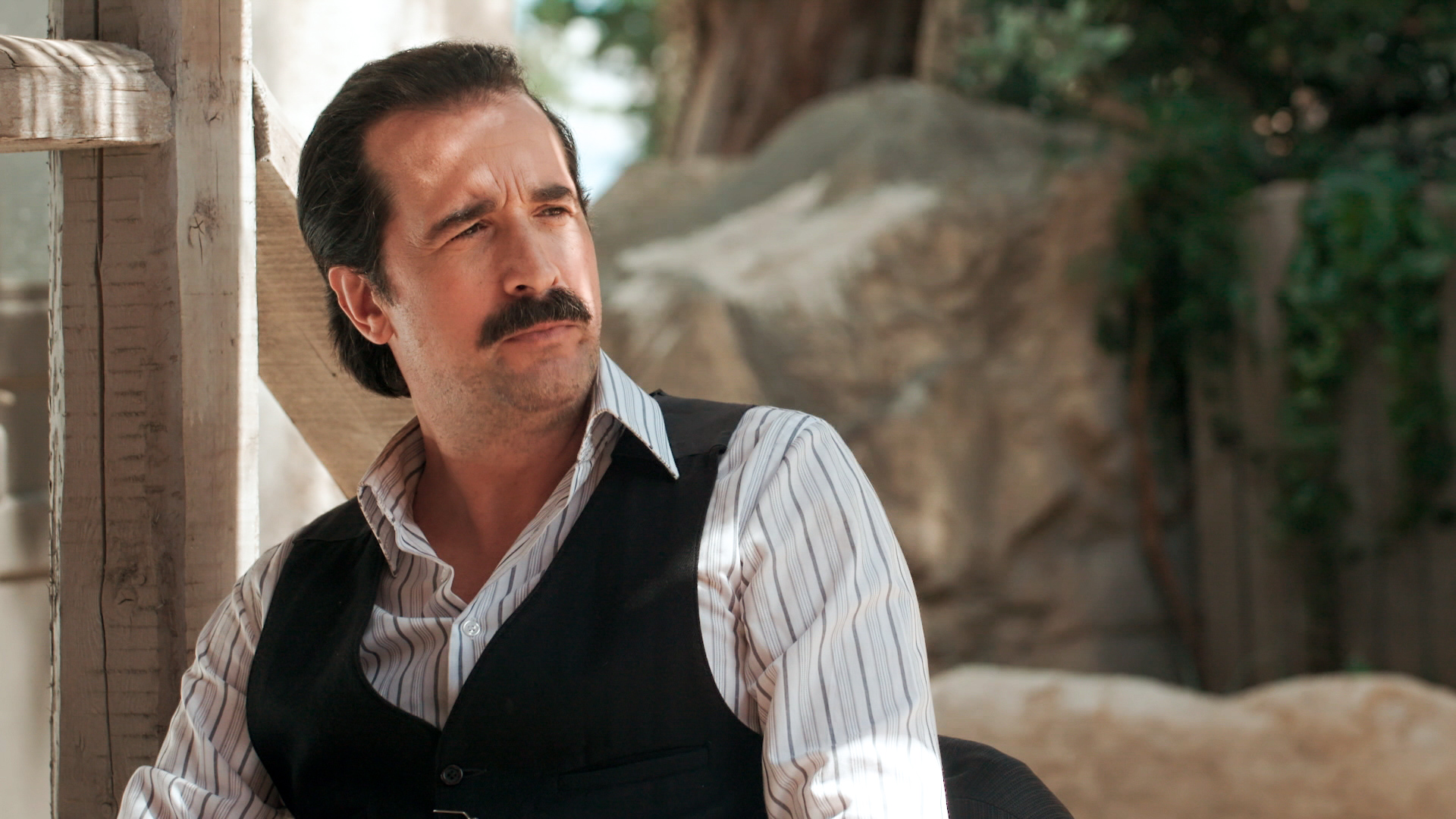 «Grand Hotel»: O Χαραλάμπης αποκαλύπτει στον Πέτρο την αλήθεια για το κοινό παρελθόν τους – Όλες οι εξελίξεις