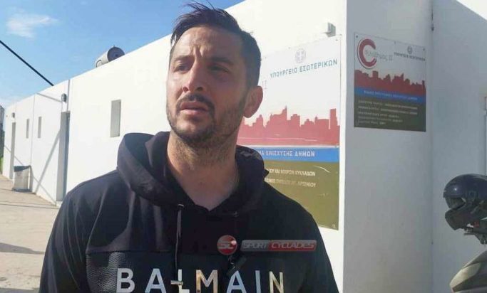 Κώστας Μανωλάς