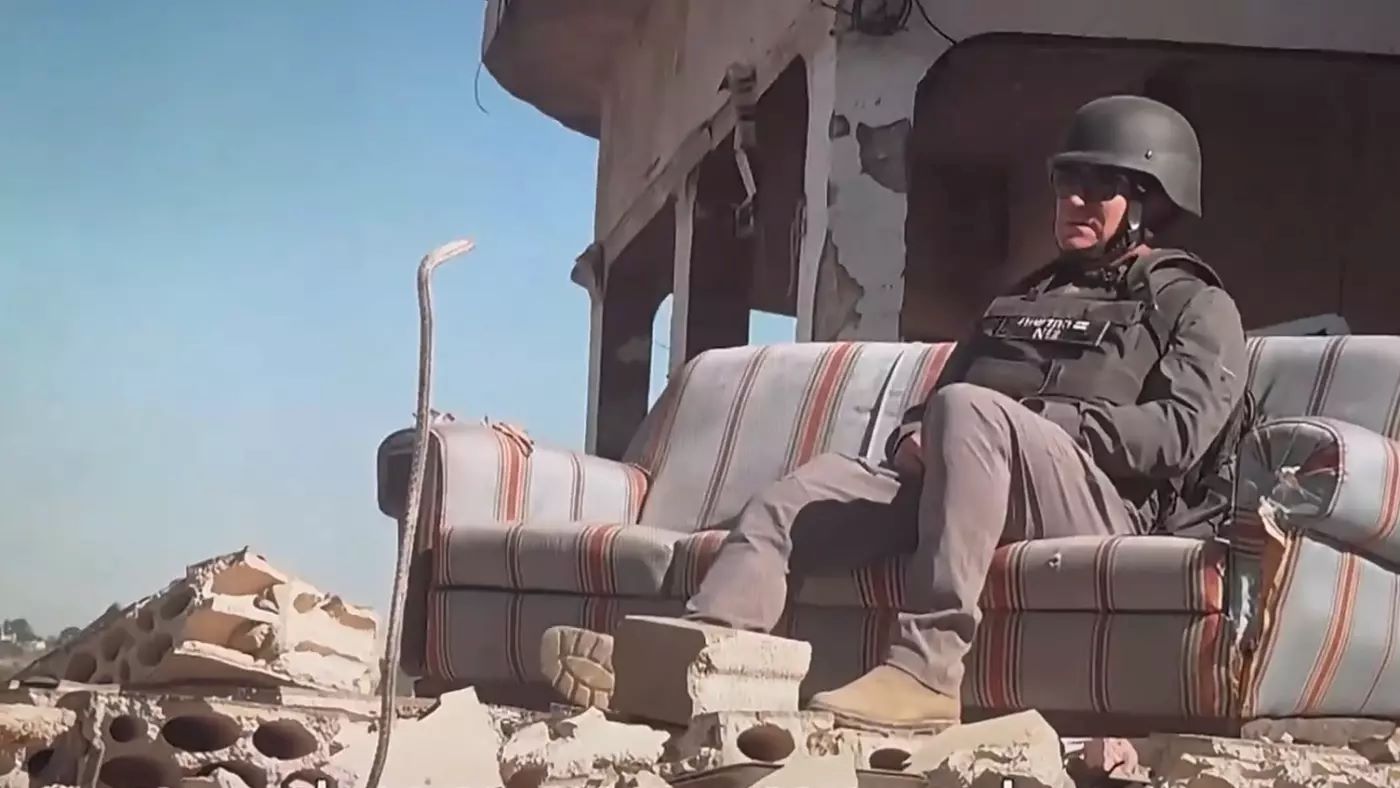 Λίβανος: Η στιγμή που ισραηλινός δημοσιογράφος πυροδοτεί εκρηκτικό μηχανισμό σε κτίριο – Έντονες επικρίσεις για το «αποτρόπαιο» ρεπορτάζ