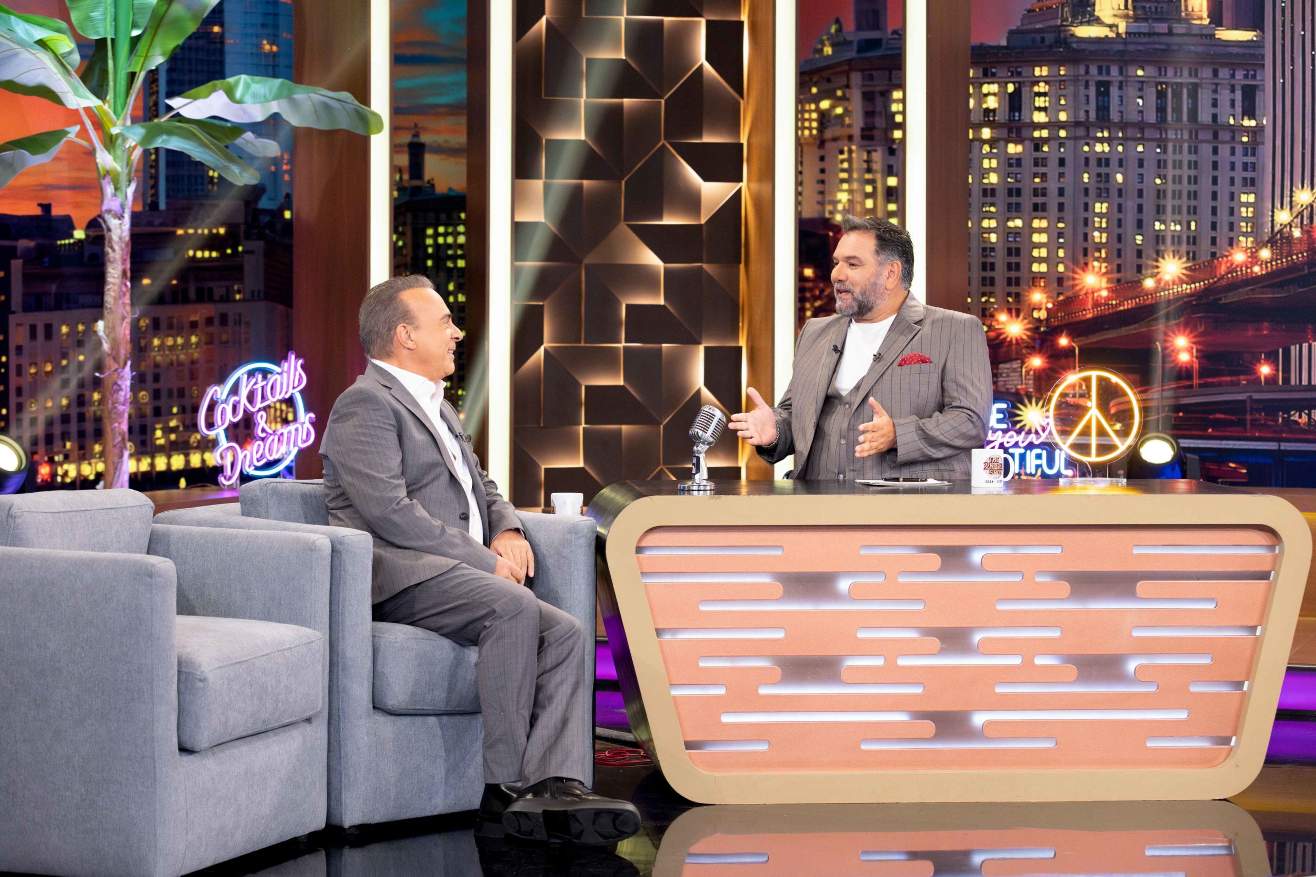 The 2Night Show: Πρεμιέρα για τον Γρηγόρη Αρναούτογλου με καλεσμένο τον Φώτη Σεργουλόπουλο