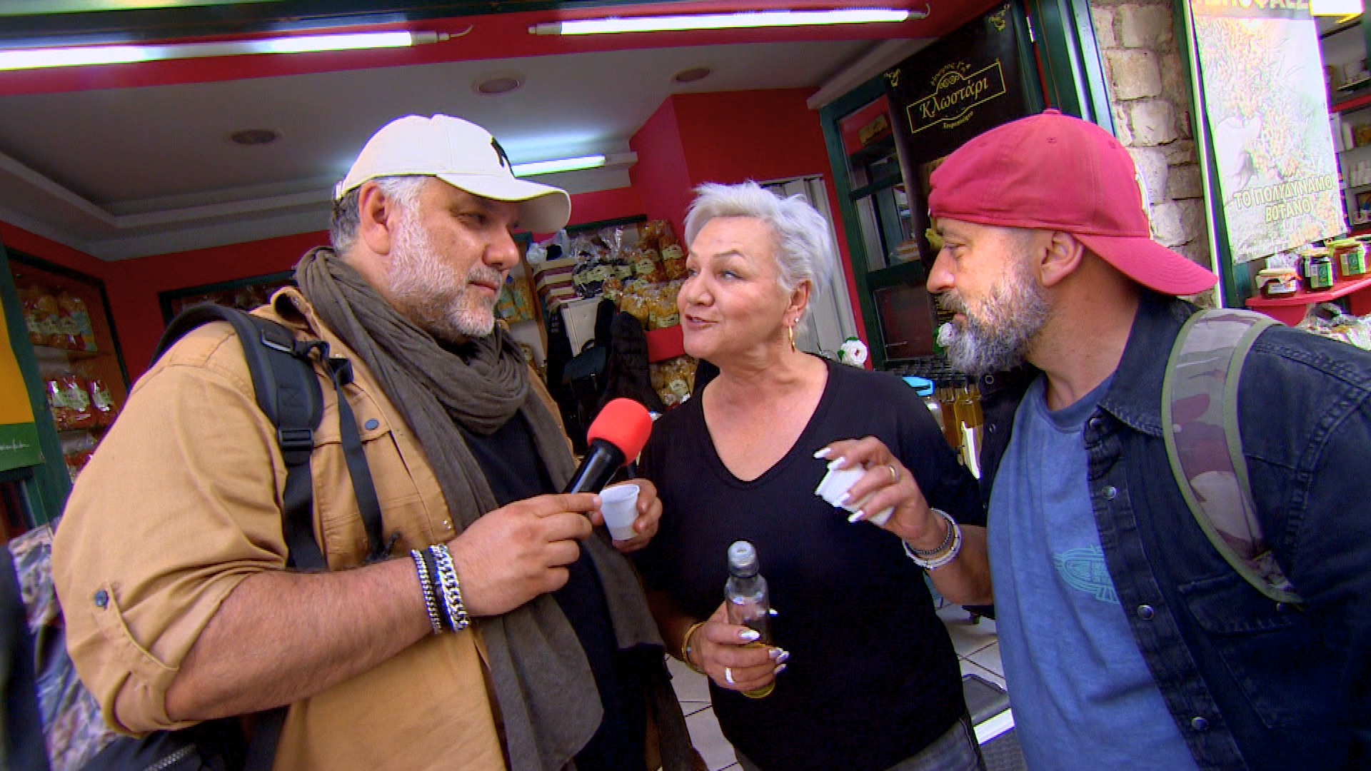 «The Roadshow»: Ο Γρηγόρης Αρναούτογλου μας ταξιδεύει στην Κέρκυρα και στα Γιάννενα