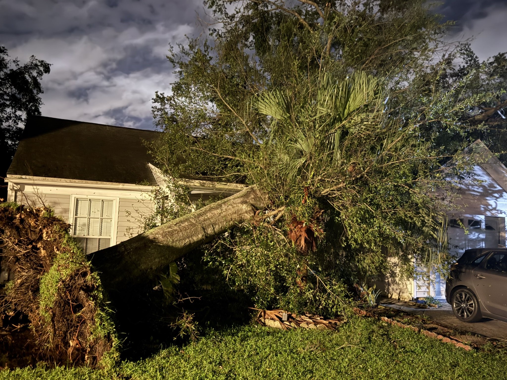 Τυφώνας Milton: 11 νεκροί και εκτεταμένες καταστροφές στην Φλόριντα – Πώς η Πολιτεία γλίτωσε από τα χειρότερα