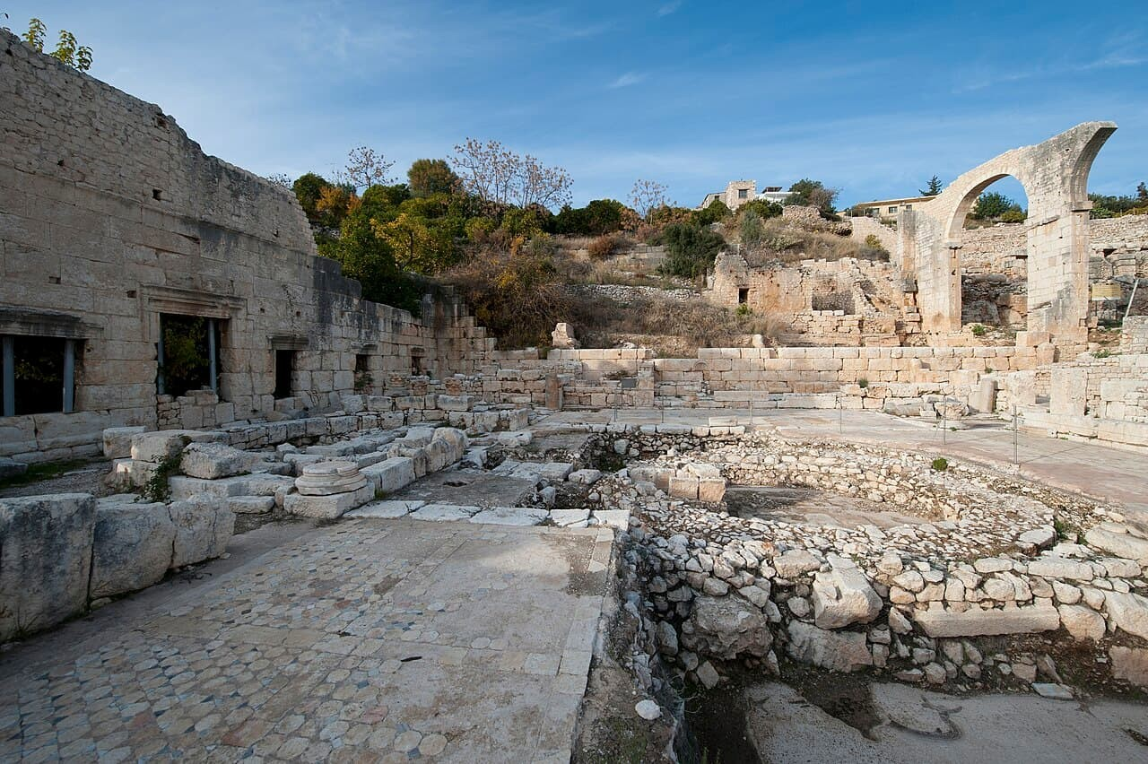 Άποψη της Ελαιούσας Σεβαστής. Φωτογραφία: Dosseman / Wikimedia Commons