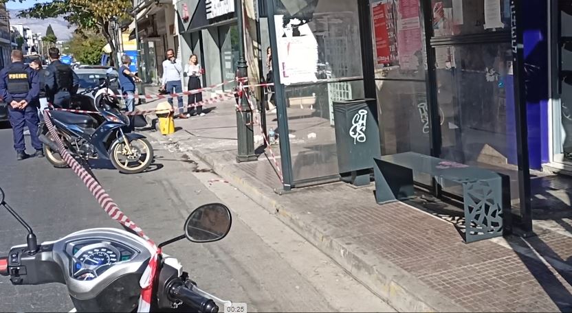 Άγιοι Ανάργυροι: Σοβαρά τραυματισμένη νοσηλεύεται η 14χρονη που τραυματίστηκε όταν έπεσε πάνω της κομμάτι σοβά μπαλκονιού