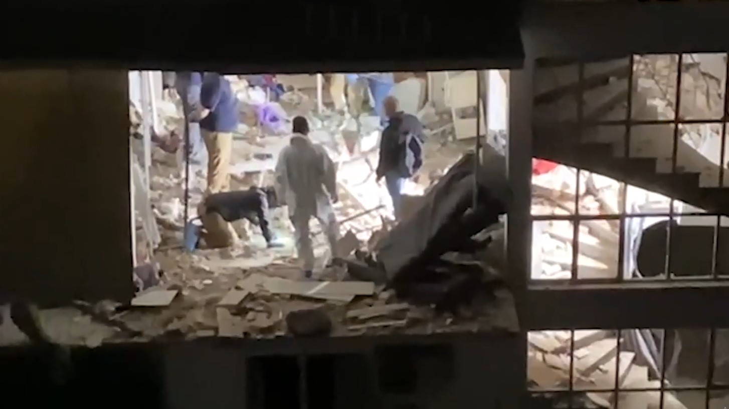 Έκρηξη στους Αμπελόκηπους: «Βομβαρδισμένο τοπίο» το διαμέρισμα – Σοβαρές ζημίες σε όλη την γειτονιά – ΒΙΝΤΕΟ