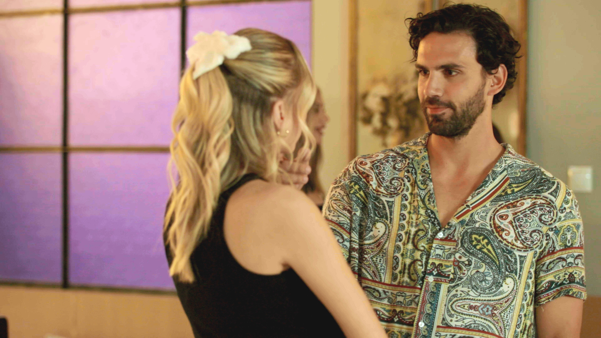 Αρχελάου 5 – Επόμενα επεισόδια: Ένα νέο μπαρ στη γειτονιά απειλεί τη λειτουργία της Αρχελάου