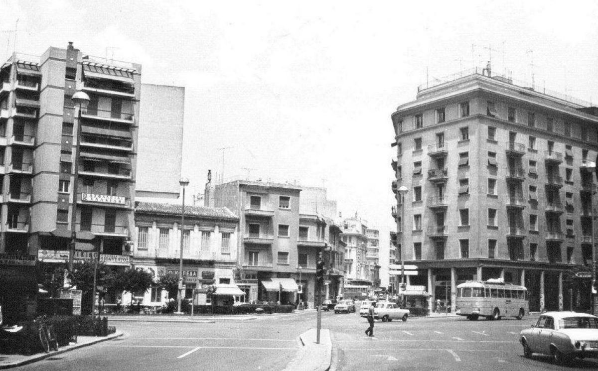 Κουίζ για την παλιά Αθήνα: Αναγνωρίζεις την πλατεία; Έχεις περάσει σίγουρα από εκεί