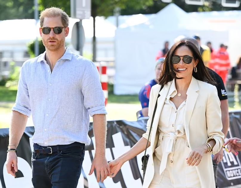 Χάρι – Μέγκαν: Επίθεση στο πριγκιπικό ζεύγος από δημοσιογράφο του Vanity Fair – «Είναι άψογη στα λάθη» – «Αμνός επί σφαγή» ο πρίγκιπας