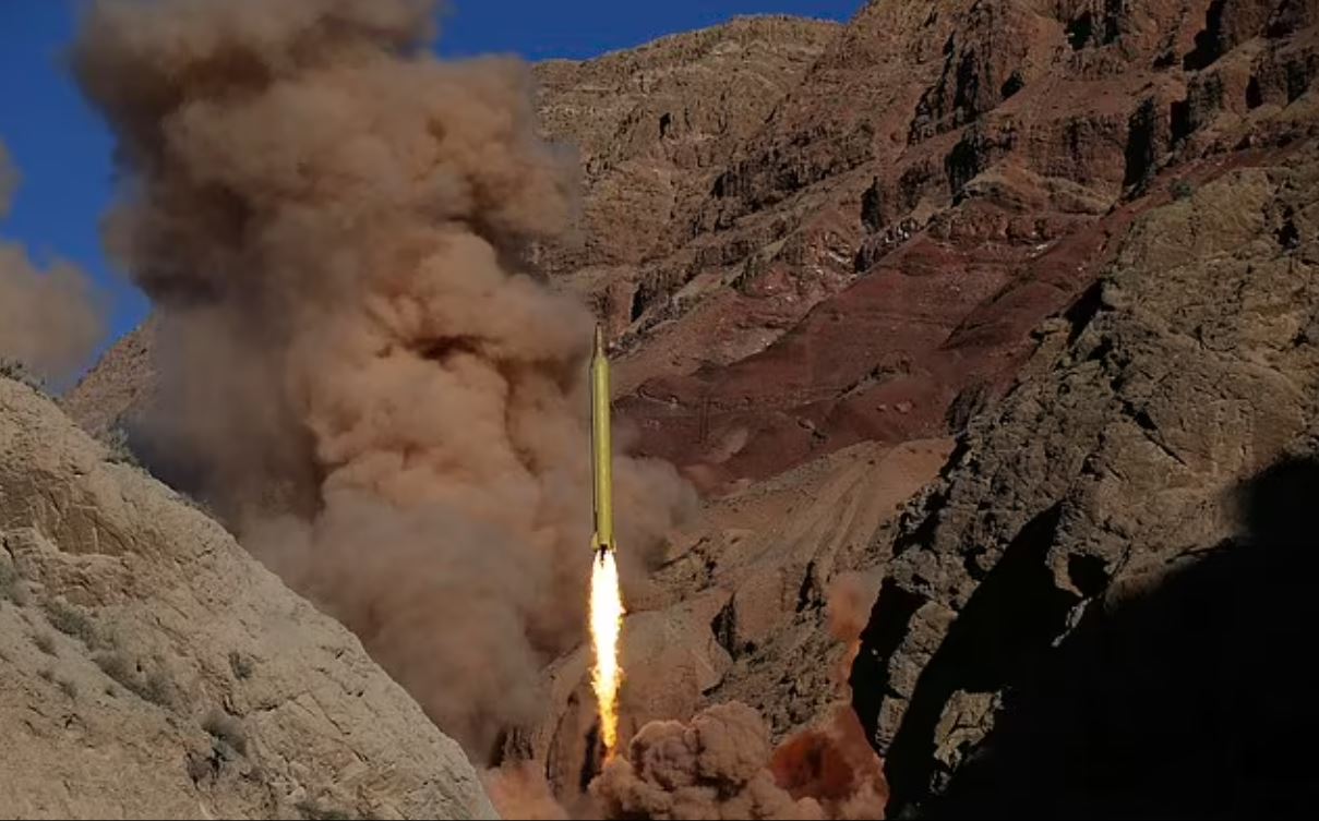 Λευκός Οίκος: Το Ιράν ετοιμάζεται για επίθεση κατά του Ισραήλ με βαλλιστικούς πυραύλους – «Η αεράμυνά μας είναι σε πλήρη ετοιμότητα» απαντούν οι IDF