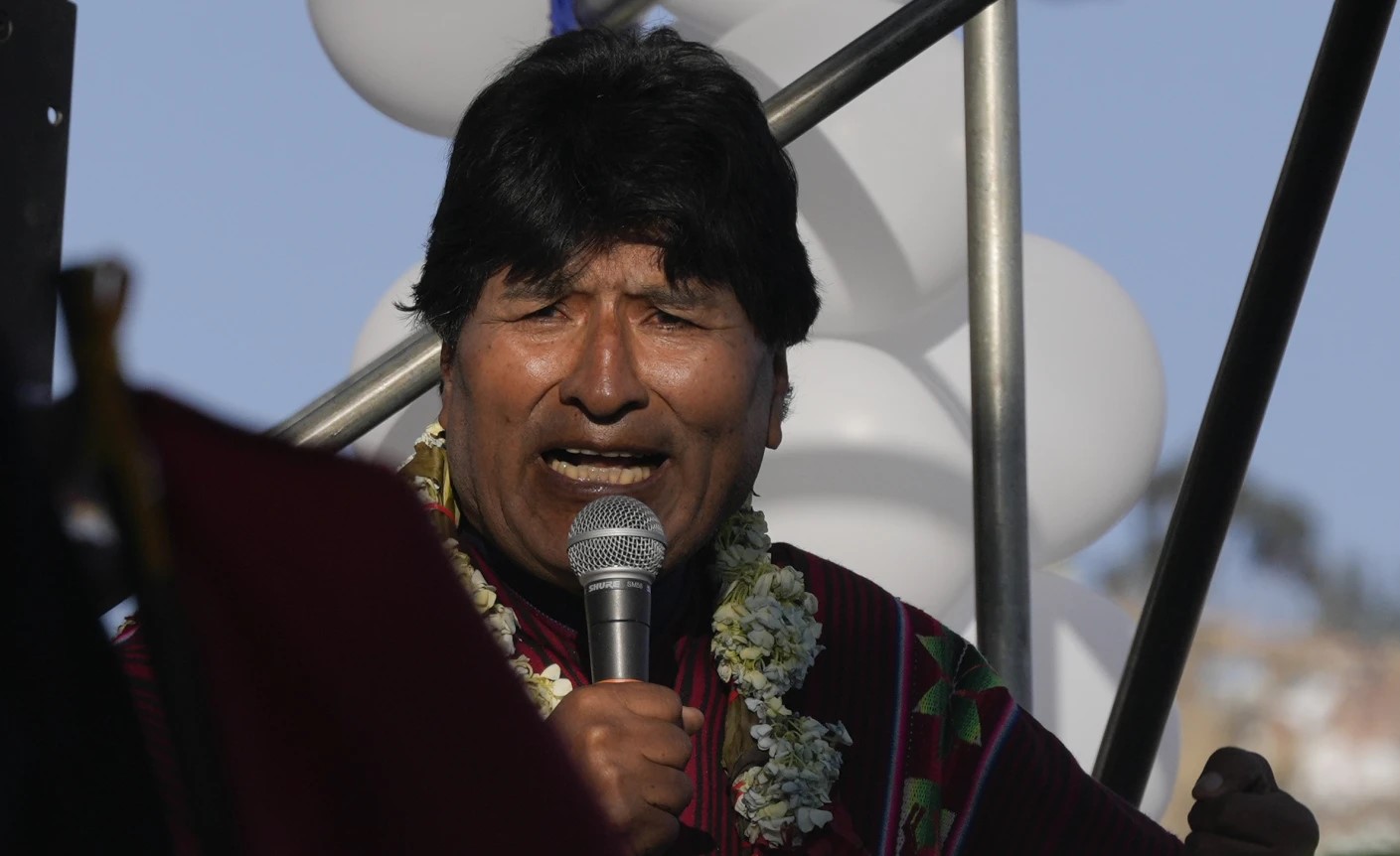 Βολιβία: Η κυβέρνηση κατηγορεί τον Έβο Μοράλες ότι άνοιξε πυρ εναντίον αστυνομικών – Τον ερευνούσαν για διακίνηση ναρκωτικών