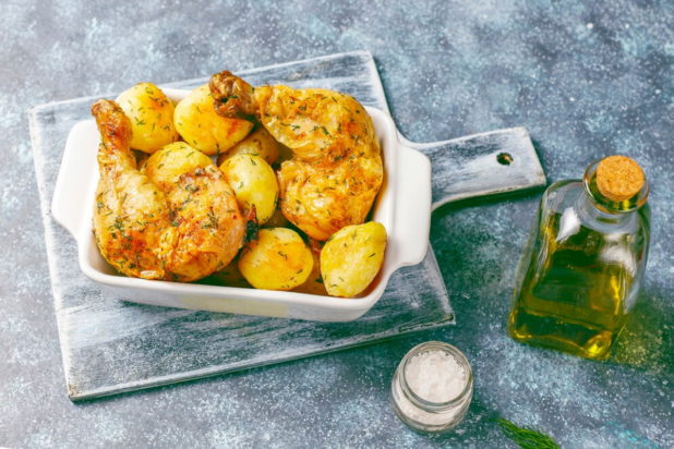Το κόλπο για τραγανές ψητές πατάτες που βελτιώνει την υγεία του εντέρου
