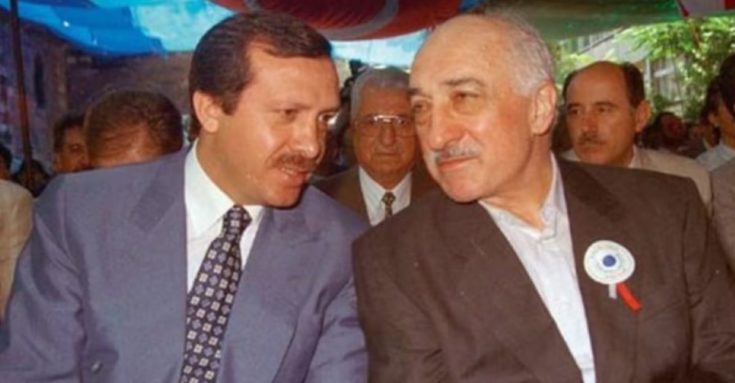 Ο Ρετζέπ Ταγίπ Ερντογάν με τον Φετουλάχ Γκιουλέν.
