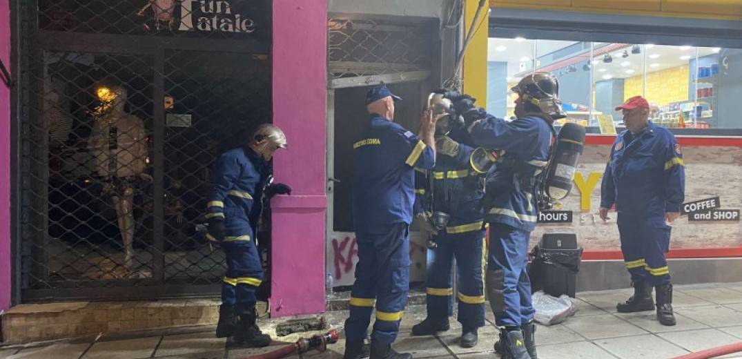 Θεσσαλονίκη: Αναστάτωση με το καλημέρα… στο κέντρο της πόλης λόγω φωτιάς σε φρεάτιο – ΒΙΝΤΕΟ