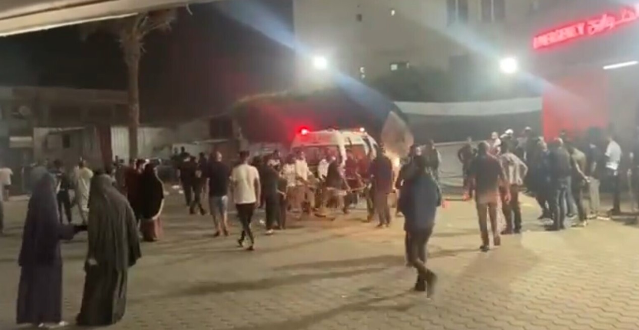 Ολονύχτιο σφυροκόπημα του Ισραήλ στην Βηρυτό – 21 νεκροί σε επίθεση σε τζαμί στην Γάζα