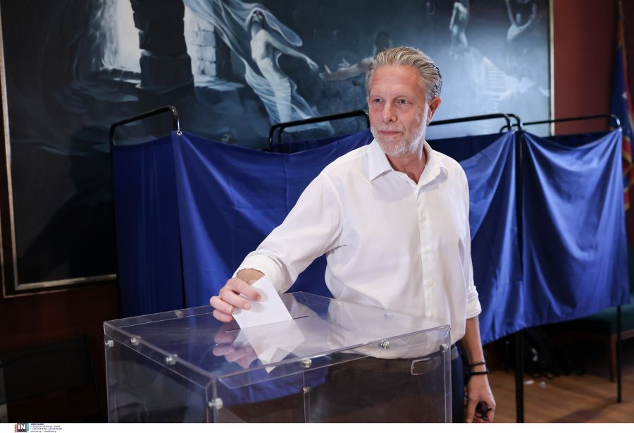 Εκλογές ΠΑΣΟΚ – Ψήφισε ο Παύλος Γερουλάνος: «Αύριο πρέπει να ξεκινήσουμε τη δουλειά της αντιπολίτευσης»